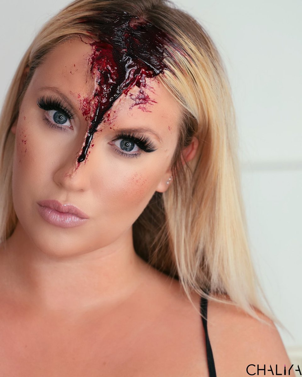 ChaliyaChaliya's tweet photo. Ouch 🤕🩸

Enroll now on our Special Effects Makeup Course at https://t.co/HCQryMfo9u #31DaysOfHalloween #halloweenmakeup #mua #sfx https://t.co/dG00icXmfs