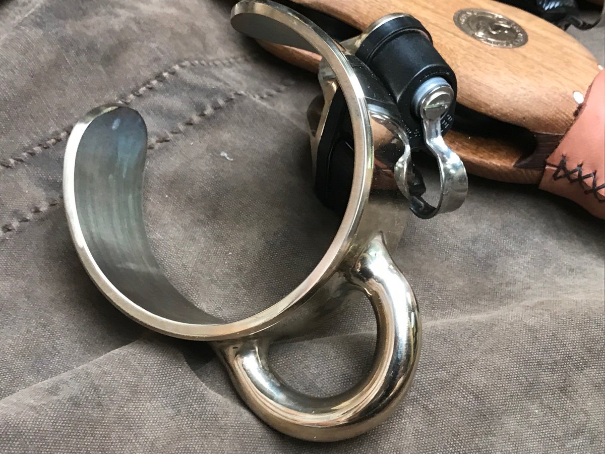 OrdingBlocks's tweet image. Teak blocks with alu-bronze fittings for the sheets and stand-up blocks with camcleat for the backstays and as guided blocks for the for sails.
we also made alu-bronze fittings for the boom and and a traveller. all this for a classic 19-meter ketch the San Dominigo