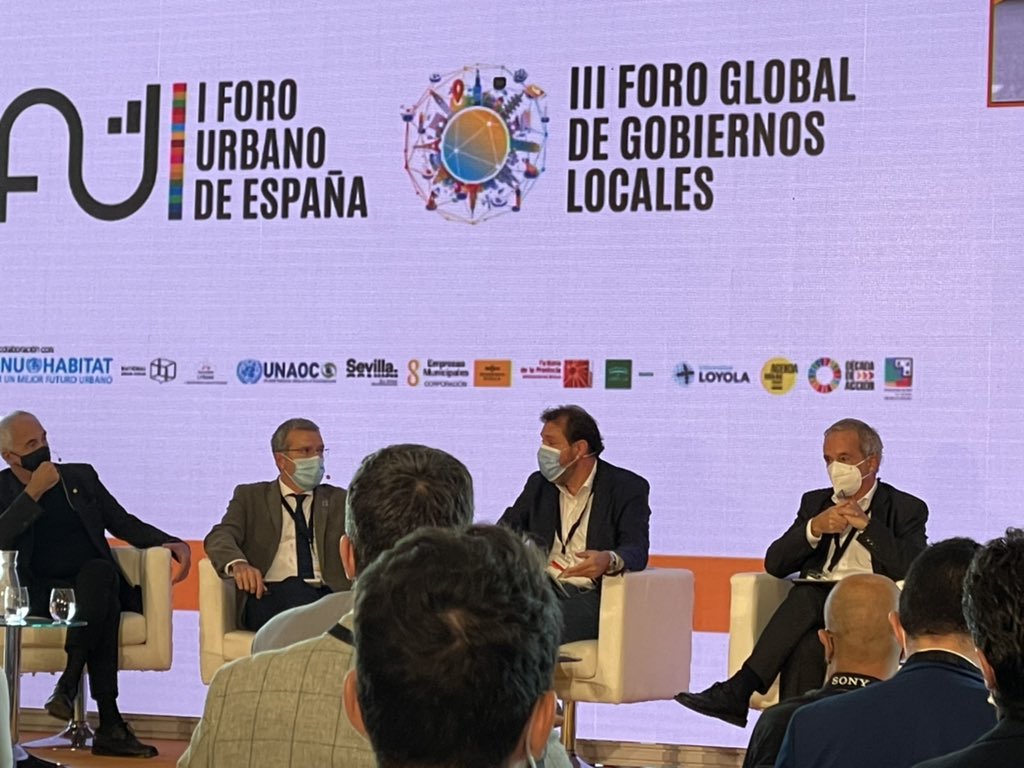 <a href="/oscar_puente_/">Óscar Puente</a>  #ForoUrbanoESP “la mayor garantía de que haya innovación en las ciudades es la Politica, el liderazgo sobre un proyecto”