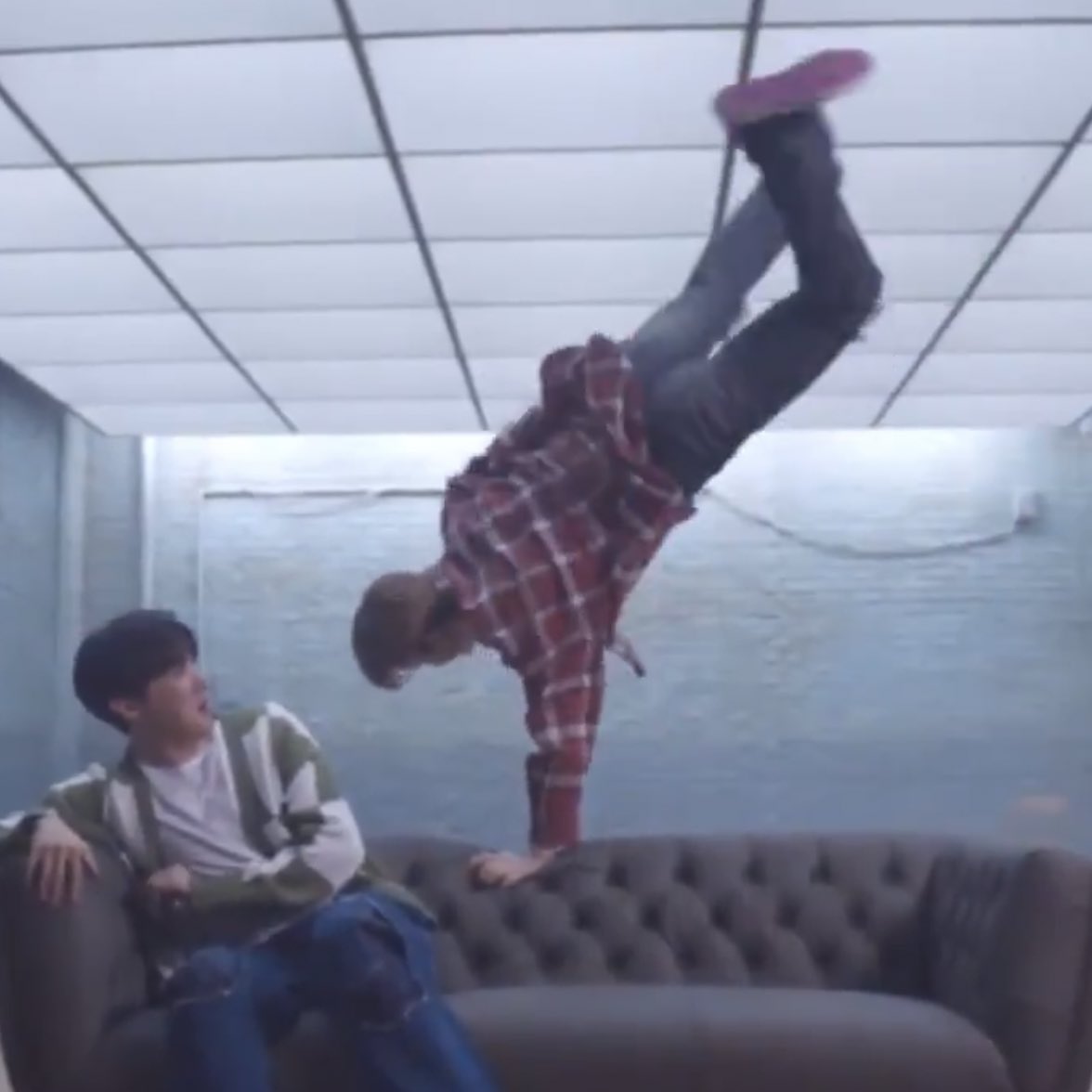 we should definitely talk more about how strong jimin actually is lifting up the members left and right doing a handstand on one hand??