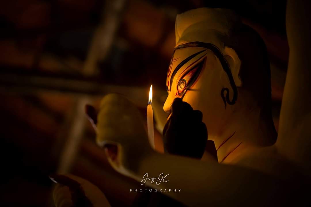 iamjayjc's tweet photo. আশ্বিনের শারদপ্রাতে বেজে উঠেছে আলোক মঞ্জীর,
ধরণীর বহিরাকাশে অন্তরিত মেঘমালা,
প্রকৃতির অন্তরাকাশে জাগরিত জ্যোতির্ময়ী জগন্মাতার আগমন বার্তা। 🙏😊

সৌজন্যে #JayJCPhotography 📸

©JC Clicks 📸

#SubhoMahalaya 🙏🕉

#maa #devipaksha #durgamaa #chokkhudaan #aagomoni #photography https://t.co/UFuy299LHd