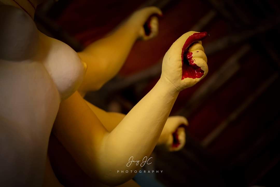 iamjayjc's tweet photo. আশ্বিনের শারদপ্রাতে বেজে উঠেছে আলোক মঞ্জীর,
ধরণীর বহিরাকাশে অন্তরিত মেঘমালা,
প্রকৃতির অন্তরাকাশে জাগরিত জ্যোতির্ময়ী জগন্মাতার আগমন বার্তা। 🙏😊

সৌজন্যে #JayJCPhotography 📸

©JC Clicks 📸

#SubhoMahalaya 🙏🕉

#maa #devipaksha #durgamaa #chokkhudaan #aagomoni #photography https://t.co/UFuy299LHd