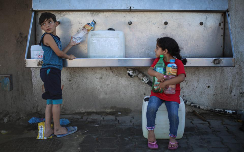 Waqtnewstv's tweet photo. غزہ کی 97 فی صد آبادی زہریلا پانی پینے پرمجبور
https://t.co/dx7OJamkjk
#Gaza #PalestiniansLivesMatter #Palestininian #Water #WaterCrisis #Undrinkable @Water @UN @WHO @PalestinePMO @DrShtayyeh https://t.co/b93Cm70g9I