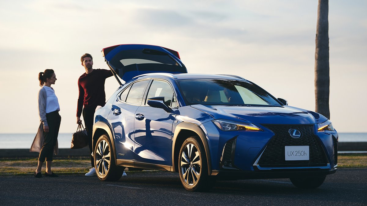 Elegancia valiente para experiencias atrevidas. fal.cn/3iOZm #Lexus #LexusUX #ExperienceAmazing