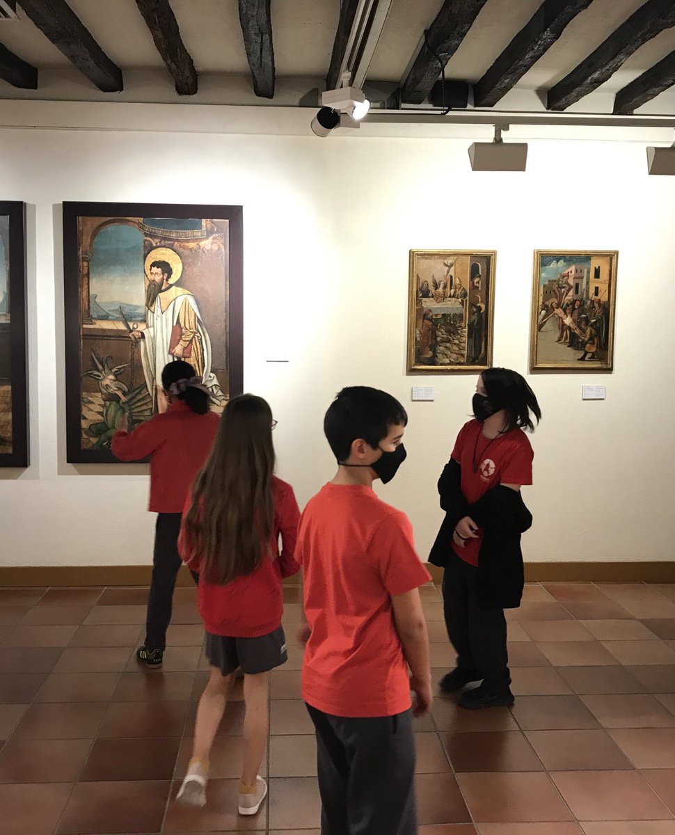Begonazpiikas's tweet photo. 🏛🎨 #Ikaskuntza Ikastolatik atara da barriro. Begoñazpiko Lehen Hezkuntzako zenbait ikaslek Atxuriko Arte Sakratuaren Museoa bisitatu dabe #artea hobeto ulertzeko, eta, horretaz gain, praktikan jarri dabez hainbat #marrazketa teknika.
#BegoñazpiEredua https://t.co/EL8PLbfVXt