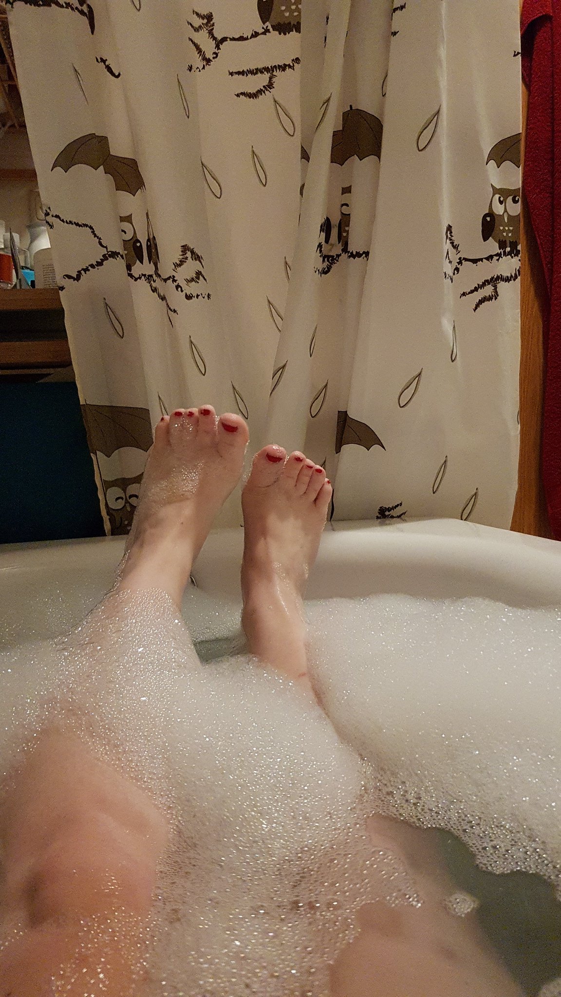 Vorbereiten für den heutigen Stream hehe. 15 Uhr geht es los. https://t.co/NES3EmSN1p