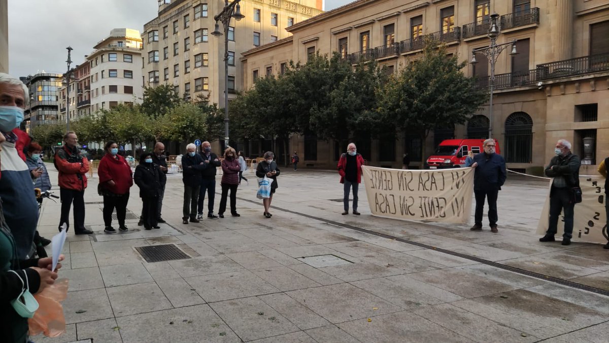 Ayer acompañadas como siempre con <a href="/Martesalsolnafa/">𝖒𝖆𝖗𝖙𝖊𝖘 𝖆𝖑 𝖘𝖔𝖑</a> dando a conocer nuestras actividades del "Mes contra la Pobreza".

Atzo <a href="/Martesalsolnafa/">𝖒𝖆𝖗𝖙𝖊𝖘 𝖆𝖑 𝖘𝖔𝖑</a> asanbladan, gure hilabetearen barnejo jardunaldiei buruzko informazioa ematen.
Mil esker aukeragatik.