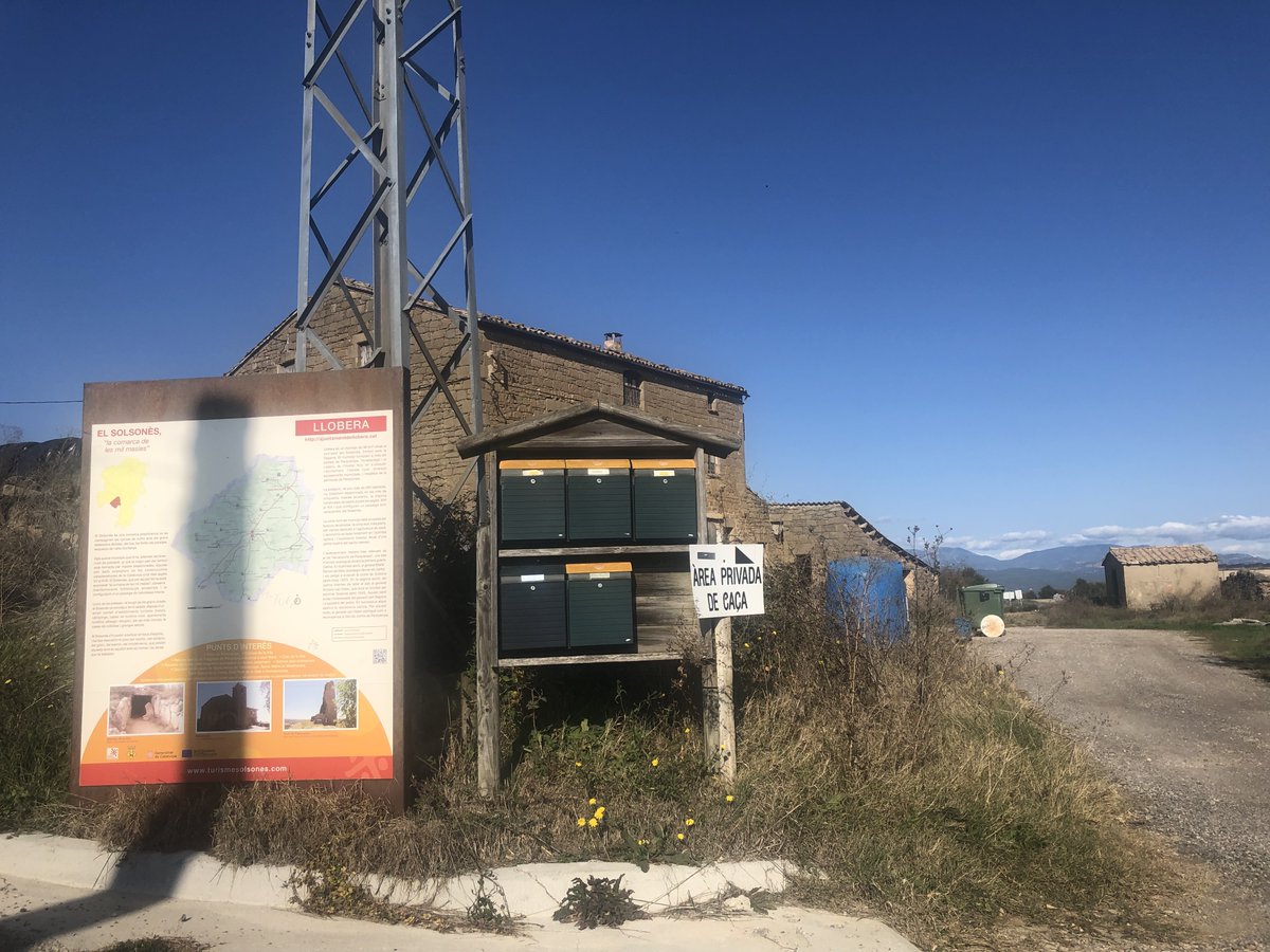 RicardMoren's tweet photo. @aralleida @TurismeSolsones #hamlets research @UABBarcelona:
LLOBERA municipality #SOLSONÈS #Lleida:
203 inhabitants (INE,2016) including 0 born abroad: why 0?
#micropobles #RuralEUROPE #RURALdepopulation #SmallVillages #Llobera #ruralCatalonia
#ruralSpain #micropueblos
+Info: https://t.co/fod9N05jED
📷2020 https://t.co/bTWL8NDC5D