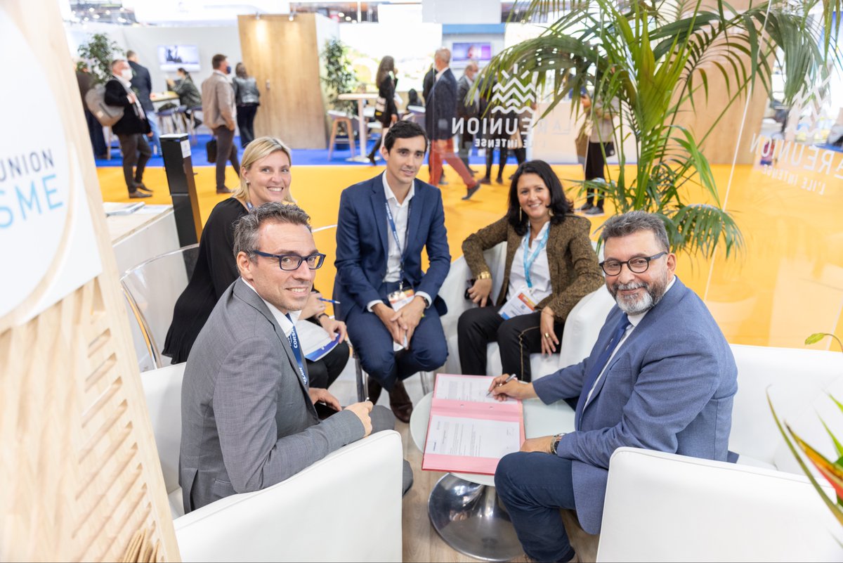 ReunionTourisme's tweet photo. @ReunionTourisme de retour à @iftmparis !
Une 1ère journée bien remplie :
✅Convention de partenariat avec le comité @MissFrance 
✅Convention de partenariat avec Voyamar et @HavasVoyages 
✅Convention de partenariat avec @CorsairFr et @AirAustralUU 

#LaReunion https://t.co/dwsP7rP7y6