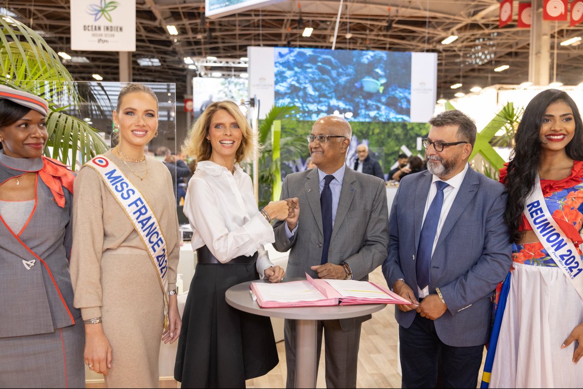 ReunionTourisme's tweet photo. @ReunionTourisme de retour à @iftmparis !
Une 1ère journée bien remplie :
✅Convention de partenariat avec le comité @MissFrance 
✅Convention de partenariat avec Voyamar et @HavasVoyages 
✅Convention de partenariat avec @CorsairFr et @AirAustralUU 

#LaReunion https://t.co/dwsP7rP7y6