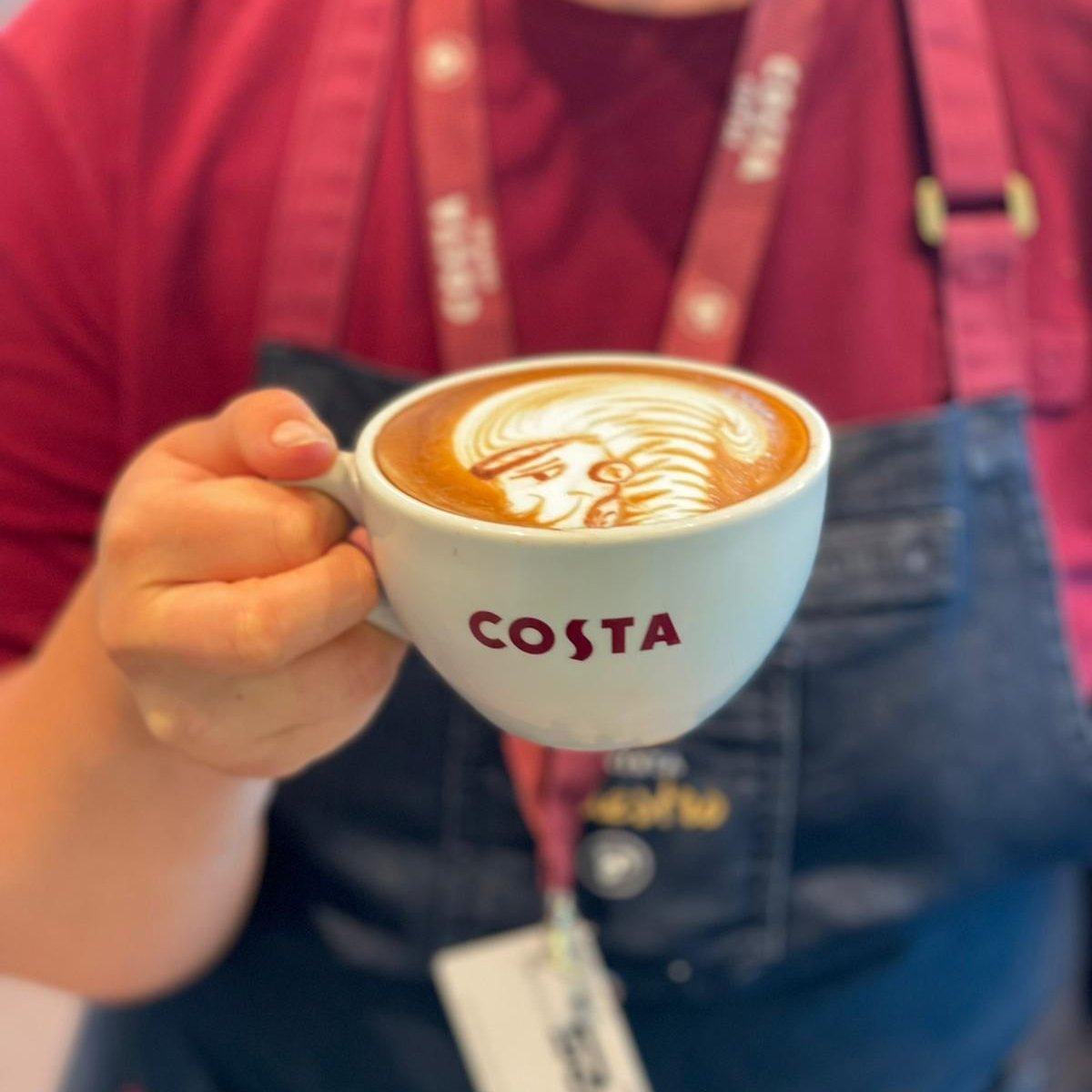 CostaCoffee's tweet photo. A Flat White that looks too good to enjoy. Our Barista's are so talented❤️ https://t.co/axabe6fqVl