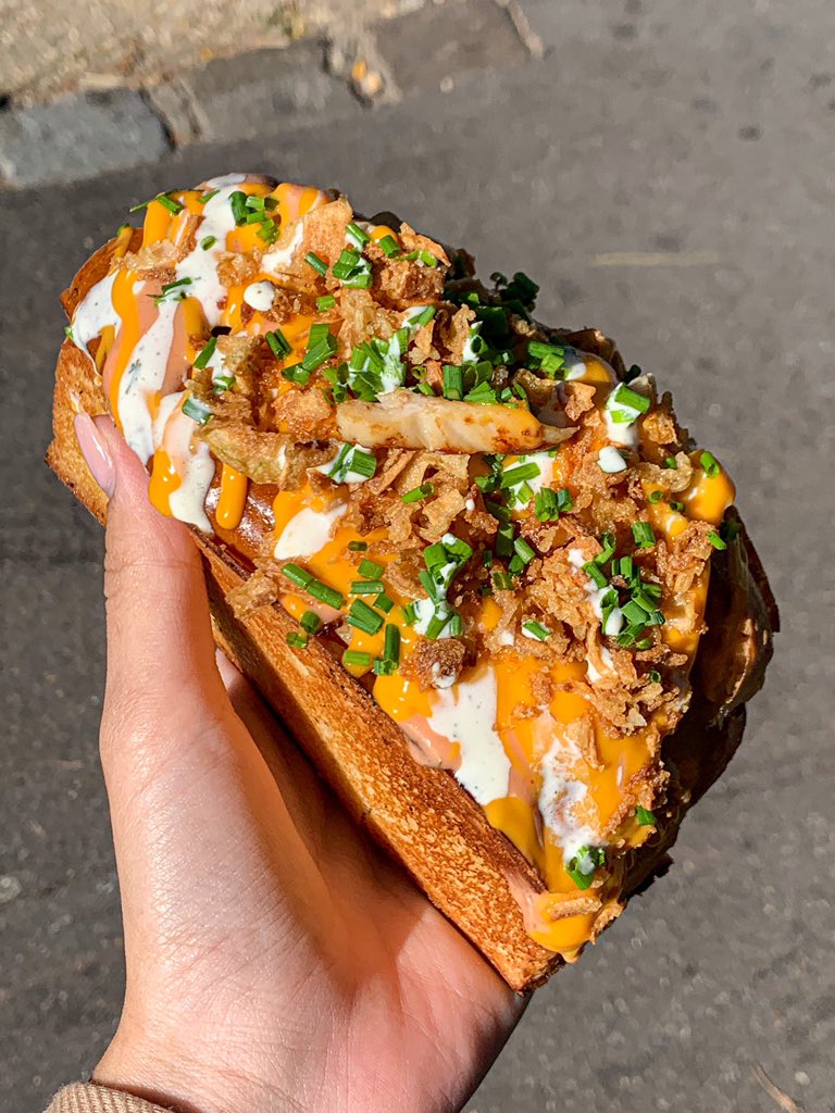 Resto_Halal's tweet image. VIP FOOD 

Franchement agréablement surprise.

Le pain brioché parfaitement toast, quantité généreuse. 

Le menu est à 8.50€

J’ai pris le calamar frit (coup de cœur), émincé de poulet et steak. 

📍8 Avenue de la Porte de St Ouen 75018