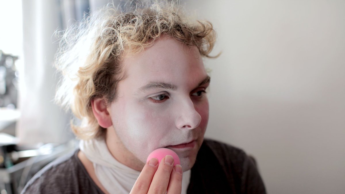 screenscots's tweet image. It’s officially the start of SQIFF! 🙌

The Screen Scotland supported @ScotsQueerFilm Festival runs from today until Sunday at @CCA_Glasgow and online with a packed programme of Queer film, conversations and workshops. 📽️

Join in: sqiff.org/events/