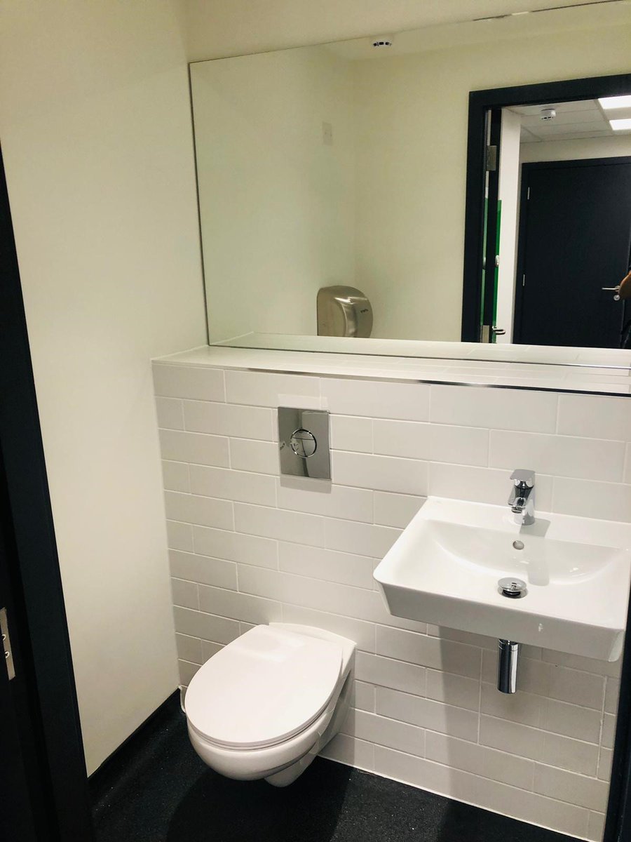 MurphyServices1's tweet photo. Some more pictures from a recent sparkle clean at a new hotel in London #buildersclean #sparkleclean https://t.co/spe9KJV4bE