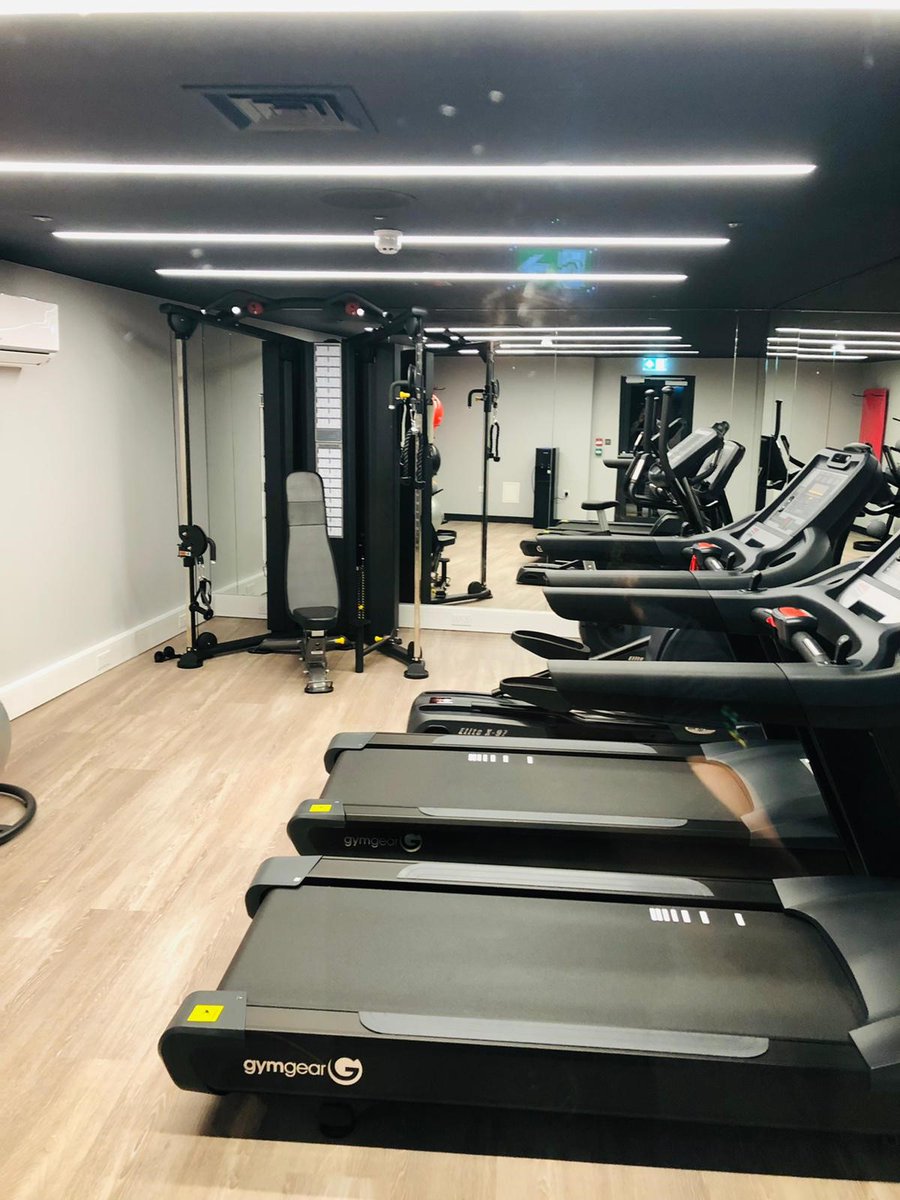 MurphyServices1's tweet photo. Some more pictures from a recent sparkle clean at a new hotel in London #buildersclean #sparkleclean https://t.co/spe9KJV4bE