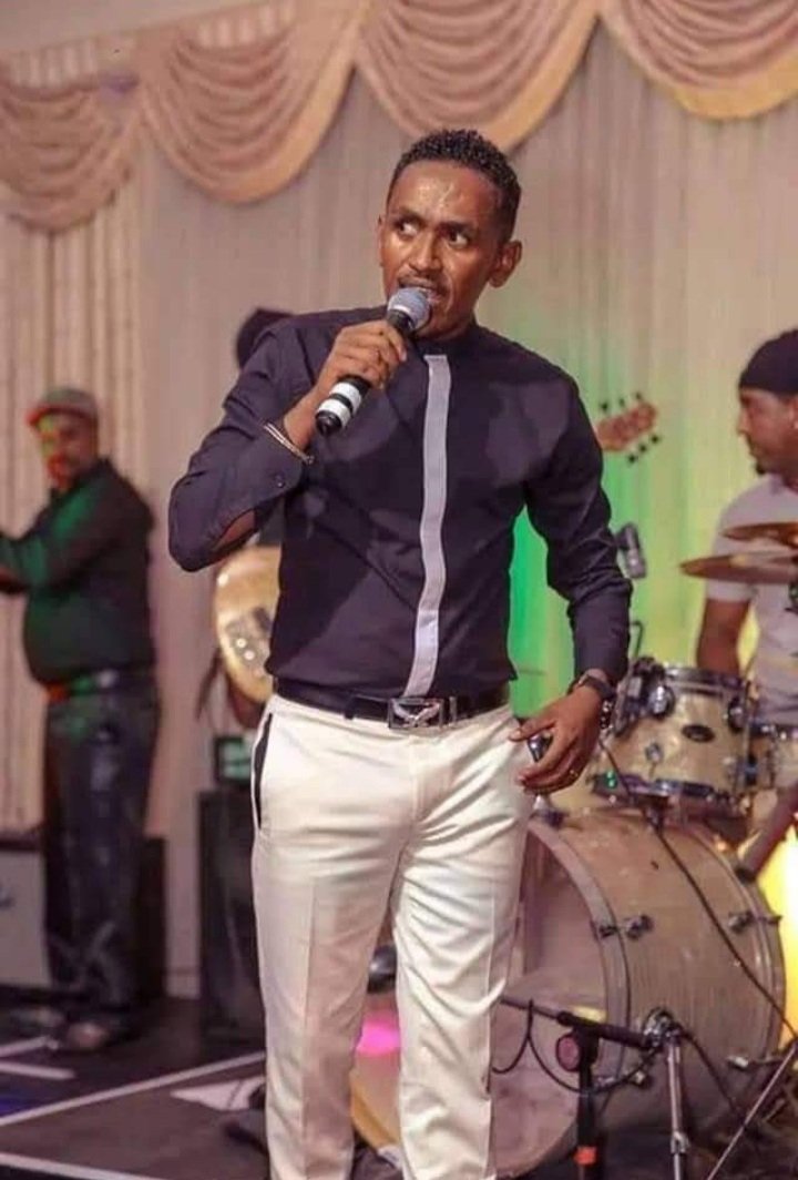 NBaayisaa's tweet photo. Guyya#198

Ani Oromoof Qaalii dha!
Seenaa Rirmi Hin Nyaatu!
Nafxanyaan Kalleessas Har'aas Boruus Diinaa Keenya!
Ifa nu baasuuf jecha kan taatan aarsaa nurraa GALAATOMAA!
Atumtii Galatoomi Hacee koo!

#JusticeForHacaaluuHundeessa https://t.co/fhdu0KzkuW