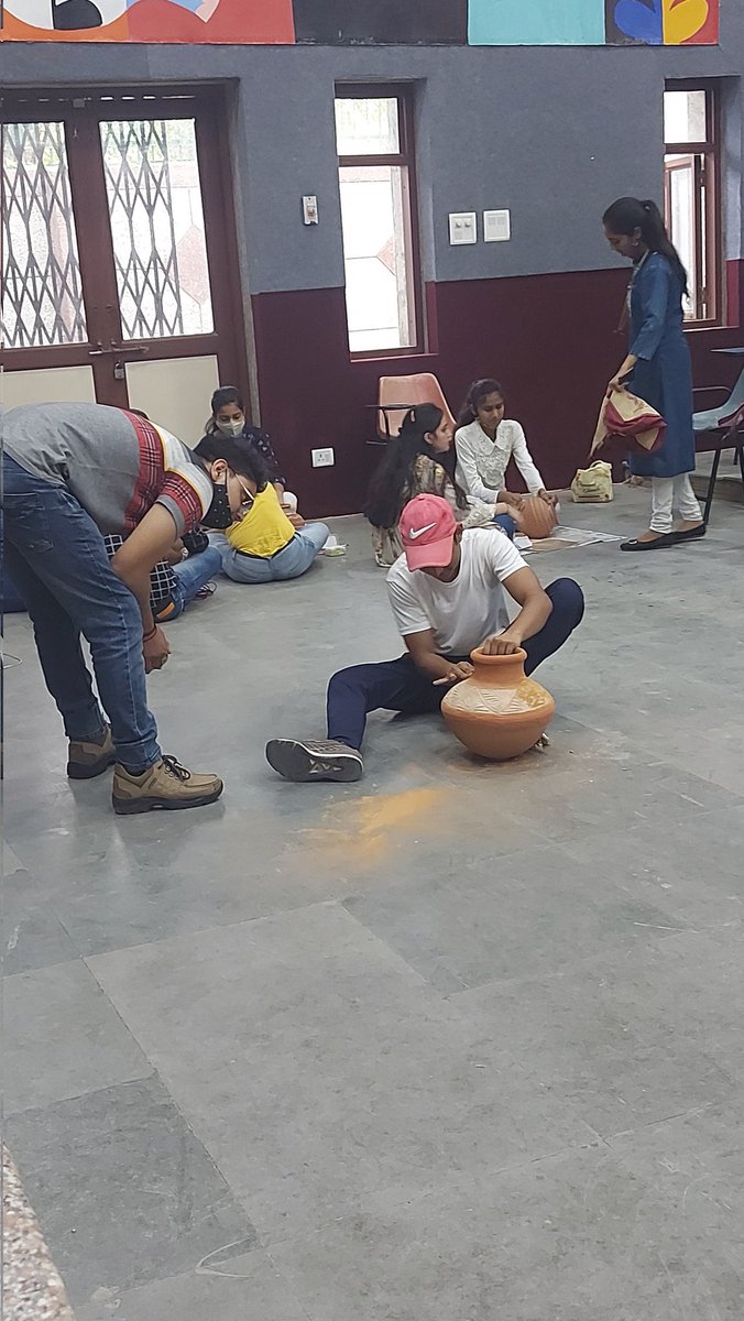 Nehahappiness's tweet photo. #connectbuilding with budding #teachereducators is always thrilling and rejuvenating.
Enjoyed conducting & coordinating #ART workshop held at
#DIETKeshavpuram.
#Thanks buddies ❤ for showing so much interest.
@SCERT2021
@Rajanish2007 https://t.co/U9ylFpqfid