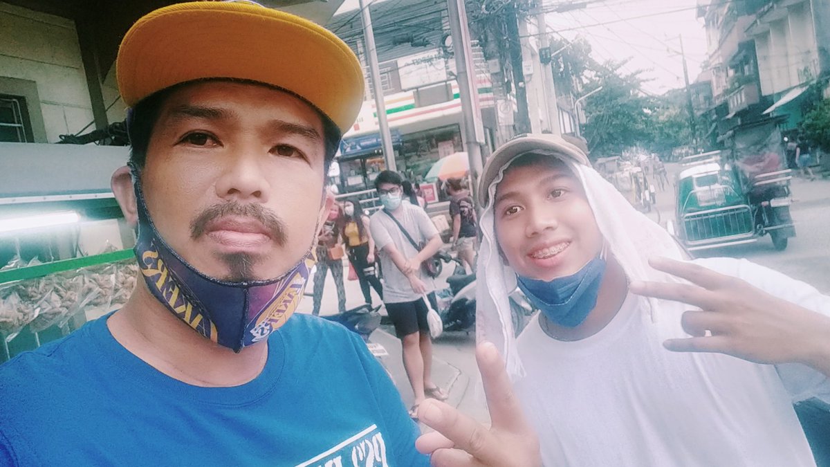 BucuMark's tweet photo. Nakita din kita idol adam 
https://t.co/P24LM3Ty8z https://t.co/O9vHmqyMLa