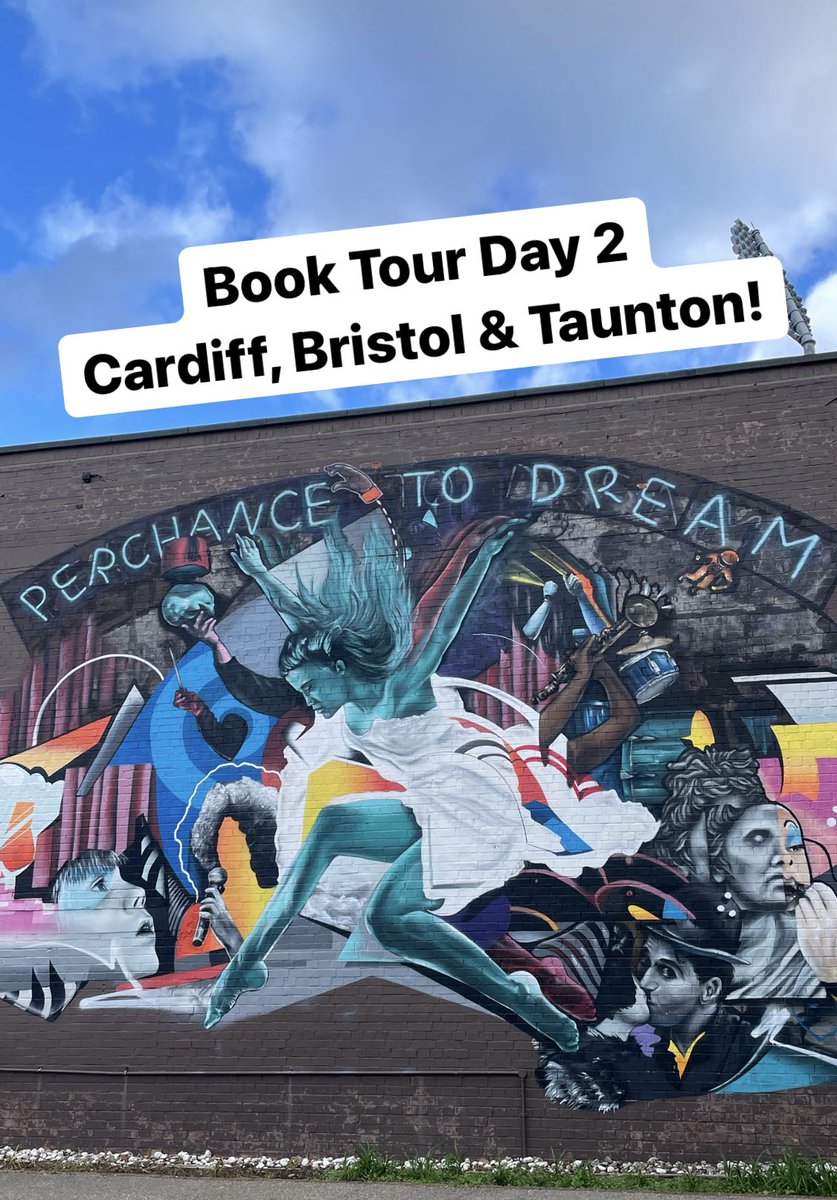 Brilliant to meet the <a href="/BlkArtMoves/">Black Artists On The Move</a> team yesterday &amp; see their History is Now show! A magnificent mix of dance, theatre &amp; song, performances live on stage + in Mauritius, Zambia &amp; Uganda via Zoom, examined &amp; celebrated the complex histories of Black communities around the world 🌍