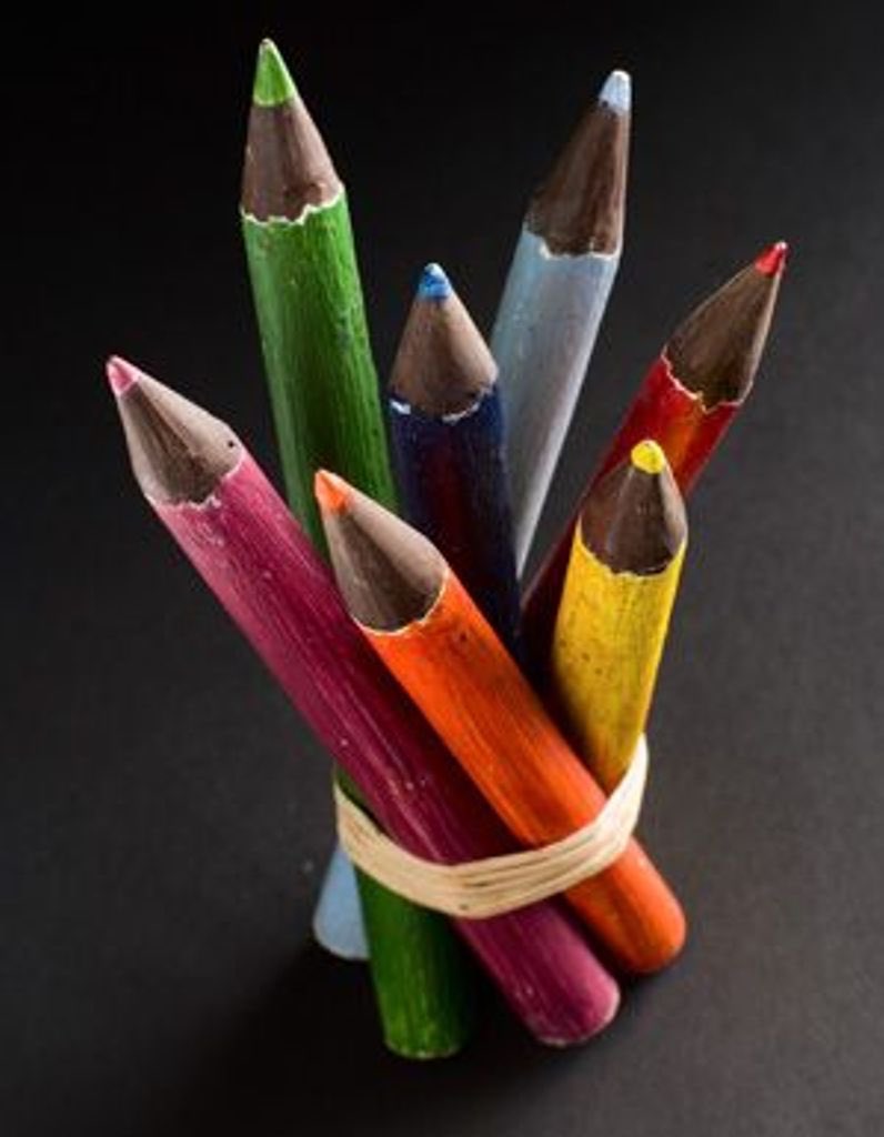 These your pencils. Шоколадные карандаши. Шоколадные цветные карандаши. Шоколадные карандаши мастер класс. Шоколад карандашом.