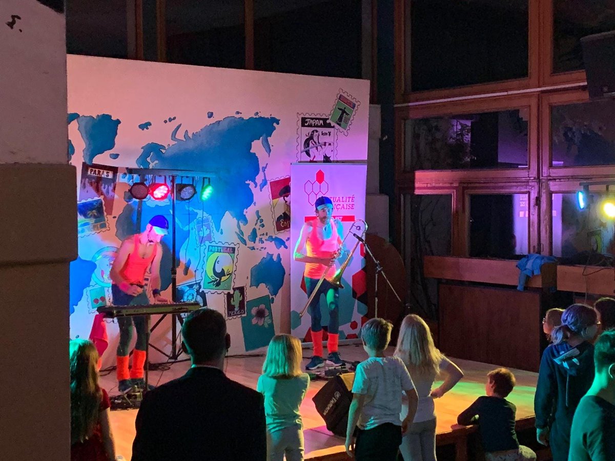 MFGrandEst's tweet photo. 🎷 Hier soir, le concert des "Ptits C.U.L.S" à la Maison d'enfants #Clairjoie de #BouxièresAuxDames fut très festif !
Il était proposé dans le cadre de la 16e édition du festival #JazzDeCœur organisé par @MFGrandEst & @njpfestival
Prochains concerts ➡️ https://t.co/MtZPRBfyib https://t.co/iVrMuNYnQz