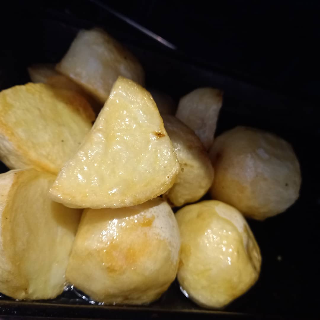 Some News! Our On-Line shop is now OPEN. Only a couple of varieties available right now until we do our main harvest but sure hey, its a start. Some help spreading this spudtastic news would be much appreciated 😊 ballymakennyfarm.com Spreading the #spudlove