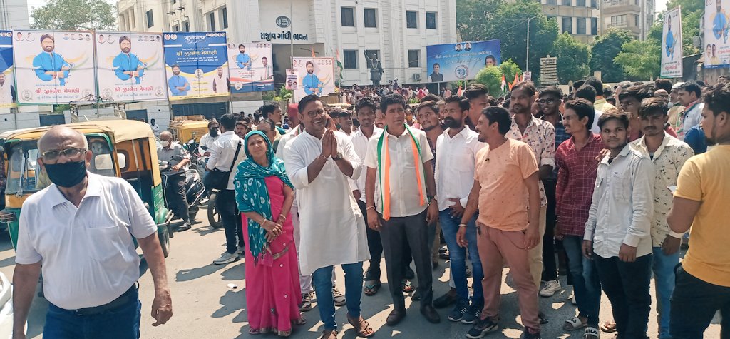 TapodhanSubhash's tweet photo. Today Mla Jignesh mevani will come at rajvi gandhi bhavan paldi..We all well wisher come to welcoming for our icon... 
Thanks all who's support us...
@TapodhanSubhash @jigneshmevani80 @arth_amin @RahulGandhi @arth_amin @ShilpaBhartiy https://t.co/w1VuTRroLc https://t.co/TqOmMBgZ7x