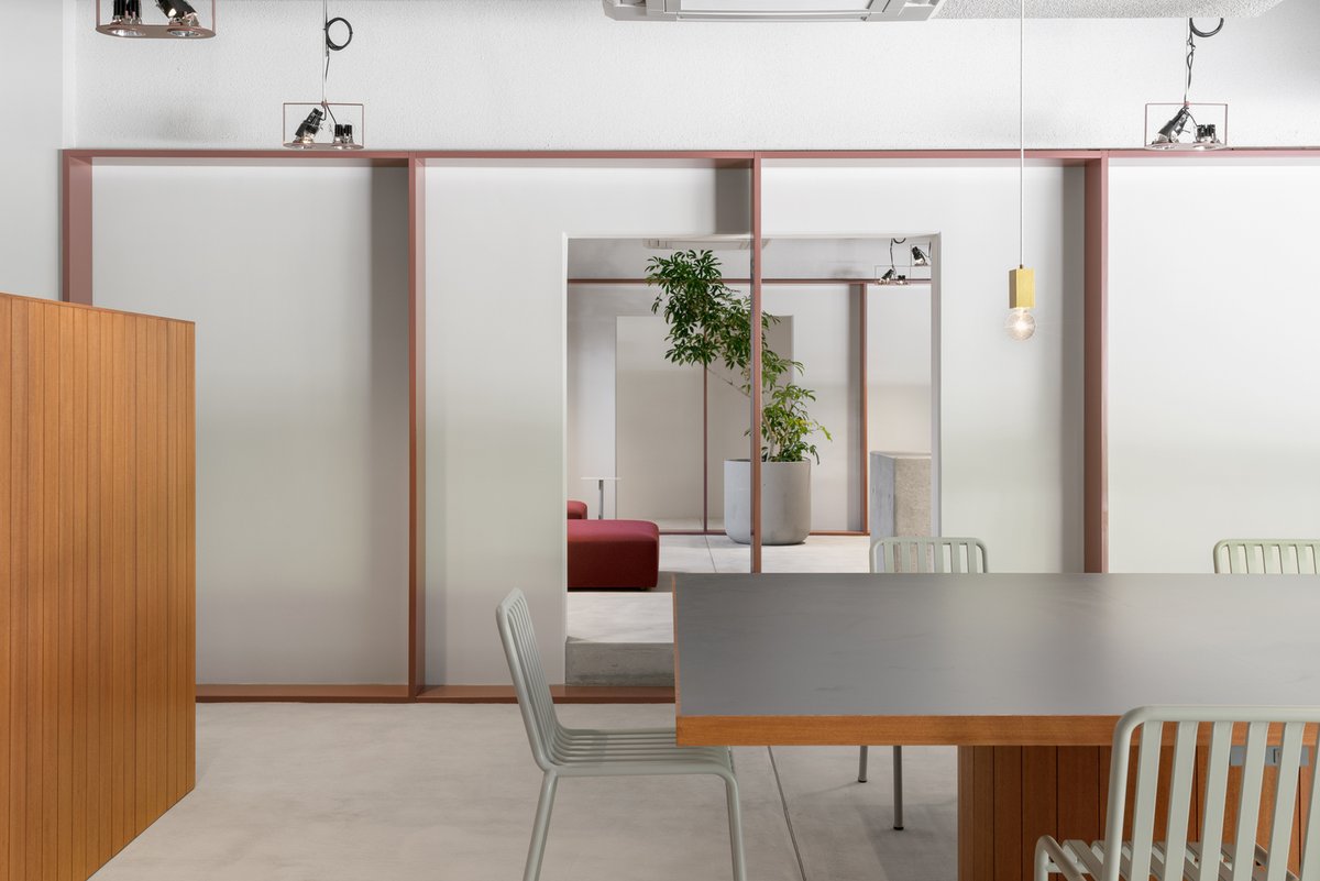 ArchDaily's tweet image. Nippon Shinyaku-Koku Office / Reiichi Ikeda Design #Japan
#Architecture #InteriorDesign #CommercialArchitecture