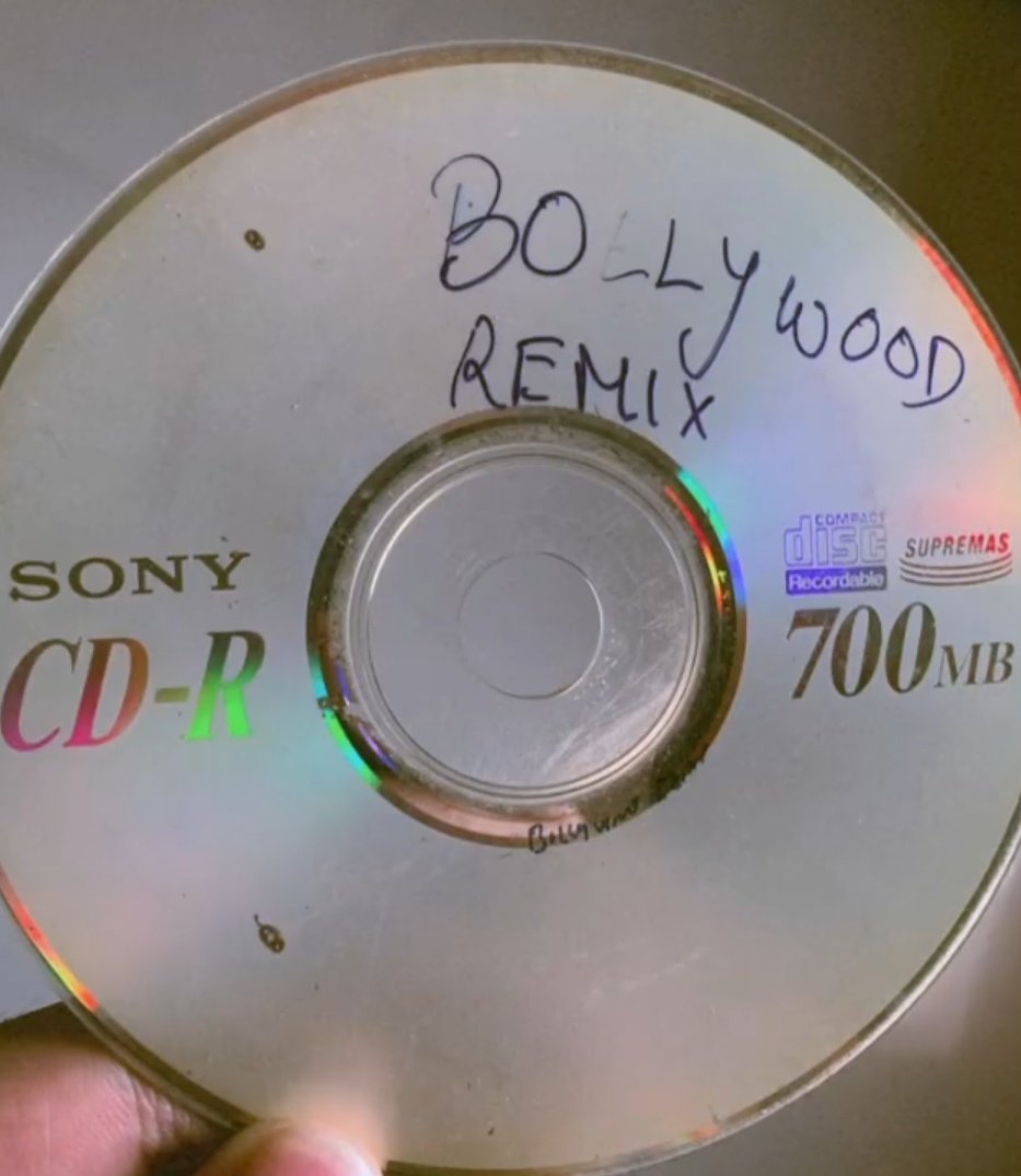 srishtayyyy's tweet photo. Today's Spotify generation can't compete with this https://t.co/PruYt0Z2Ga