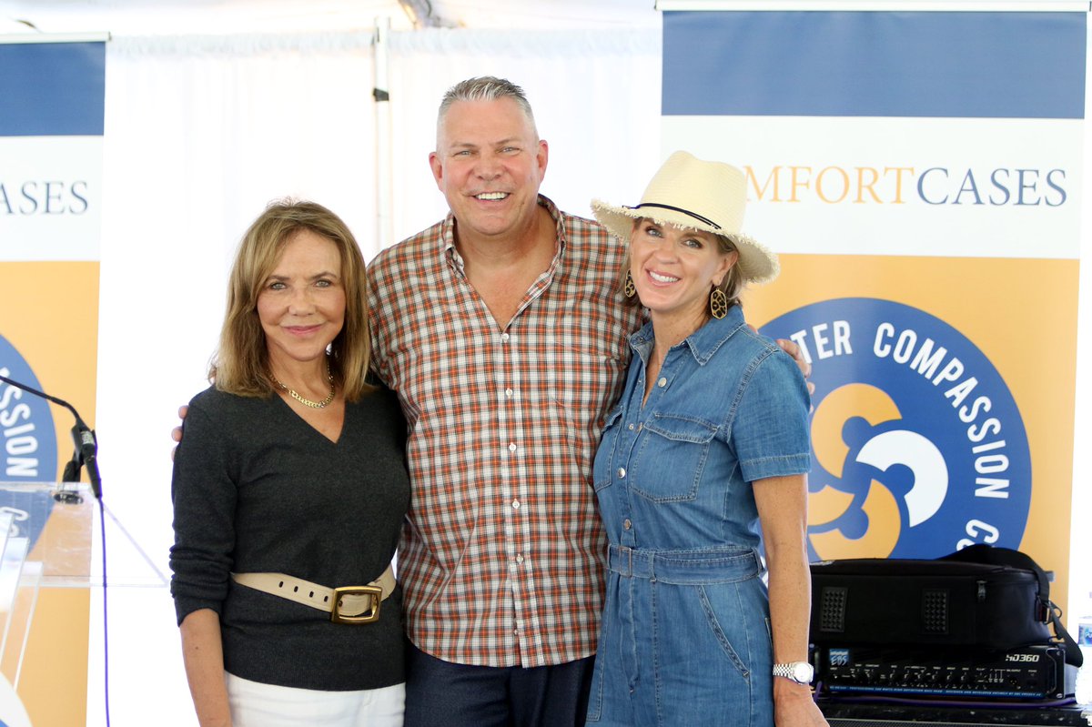 ComfortCases's tweet photo. This day exceeded our expectations! Thank you @TusculumFarm ! 

We can’t wait for next years Backyard BBQ! 
•
Date to be announced soon! 🤩

Photos by Elizabeth Chomas 📸

#comfortcases #backyardbbq #gala #giveback #nomoretrashbags #love #fostercare https://t.co/FNJfQYR5gd