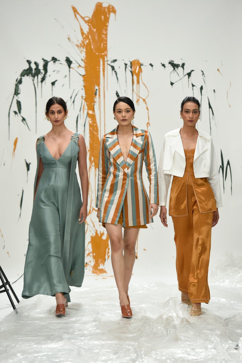 MissMalini's tweet photo. What a dapper and cool collection by #GenNext's designers 🤩 #DeepitChugh #TwinkleHanspal
#LineOutline #FDCIxLFW #5DaysOfFashion #Fashion #Style #MMAtFDCIxLFW #FDCIxLakmeFashionWeek
@fdciofficial @LakmeFashionWk https://t.co/C03iQCNW1C