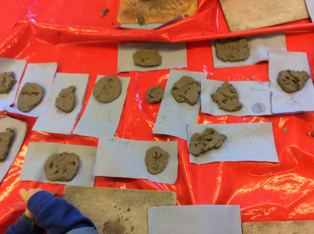 MrsS_WFoss's tweet photo. Printing fossils in clay is so much fun! @wilberfossps #art #science #history #maryanning. https://t.co/QFYqAcDYek