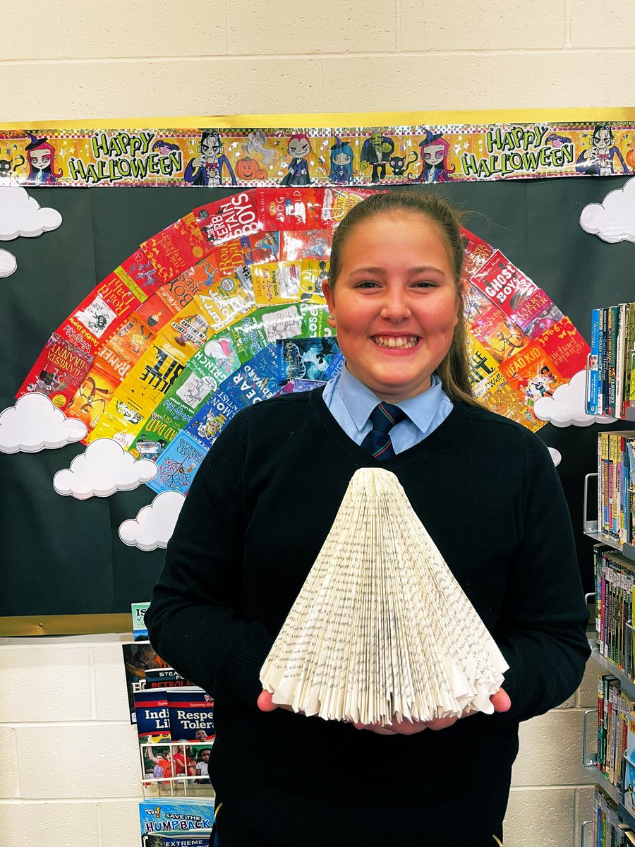 WMSLIBRARY6's tweet photo. A huge thank you to Ruby for our ‘Book Tree’. She has spent a week making this! We can’t wait to put it on display in our library! How thoughtful and kind are our pupils? 👏🏼📚🥰 https://t.co/kp7U7ls33h