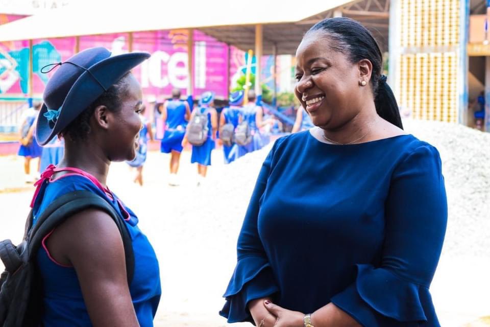 asmaakjames's tweet photo. Reality demands that we become honest with our girls.
Straight talk can be talking about everything especially social matters.
#wcw
#AJFoundation @GirlsPlussl @PlanSierraLeone @UNFPASierraleon @dsengeh https://t.co/CW8LvbnBMh