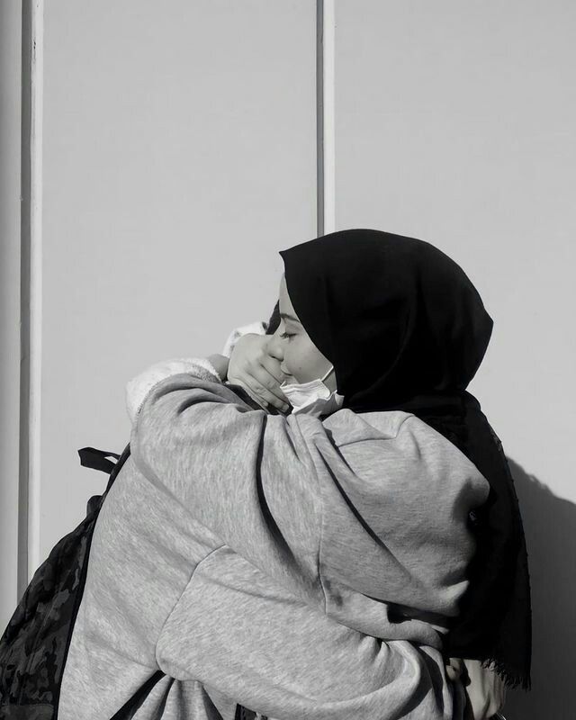 Seni senden çok sevdim de görmedin.