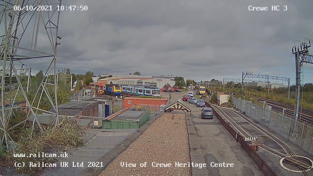 g5btb5g's tweet image. @CreweHC on @railcamlive Crewe 3 cam #SawitonRailcam

Rail items
#Class43 43081 
Mk3's 11007 &amp;amp; 12011
Ex-@MCRMetrolink 1023
#Class370 

@railcamlive is at railcam.uk
@CreweHC is at crewehc.co.uk
#RailFocusUK is at facebook.com/RailFocusWorld/

@125Group #HST