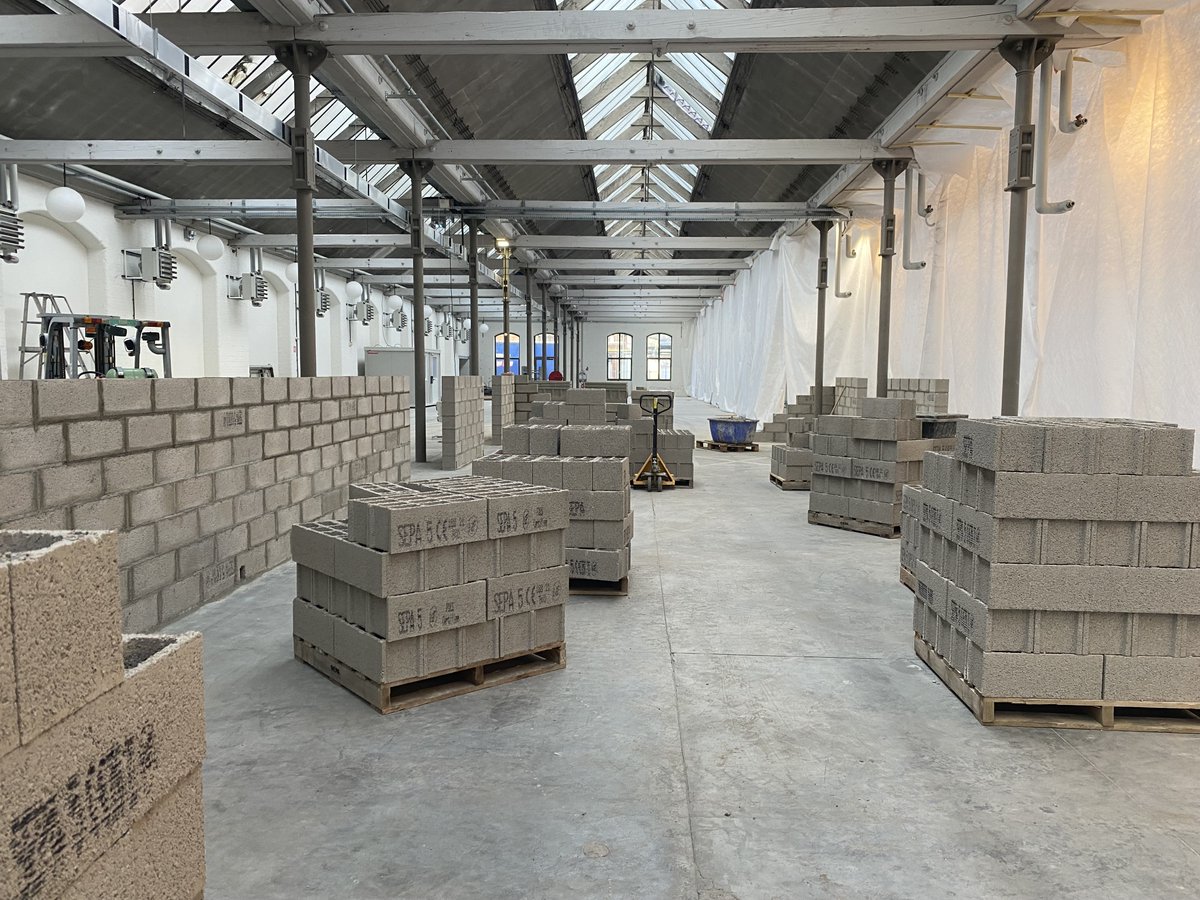 KM0_info's tweet photo. Le #KMØ ne cesse de se développer 📈

La Salle des Machines est en travaux 👷‍♂️ afin d'y accueillir @CetimGrandEst et #Armadeus. Et bien plus encore !
Restez connecté et suivez avec nous l'avancement des travaux pour découvrir le résultat final 😊

#industrie #numerique #Ecosystème https://t.co/RaWIn9JK0m