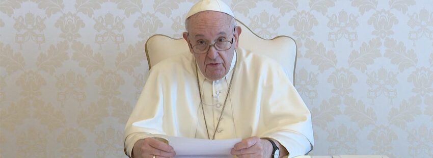 EnlazatePJ's tweet photo. El Papa inaugura en el Vaticano el encuentro por el Pacto Educativo Global para “hacer crecer en el mundo la fraternidad universal” https://t.co/Pn1RdRzdcM @Revista_VN @vaticannews_es @VaticanIHD #pactoeducativoglobal https://t.co/I0VHh6cgqx