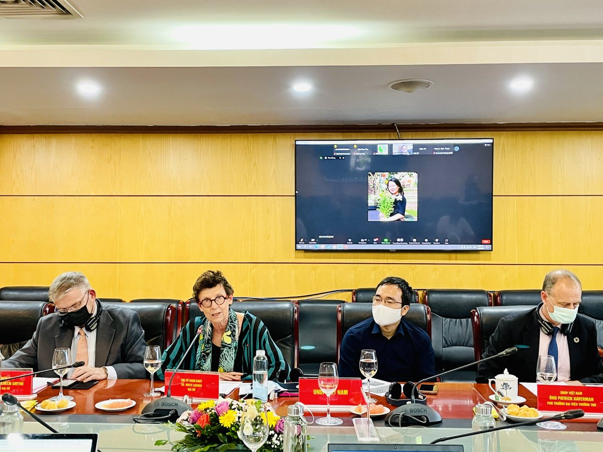 UNDPVietNam's tweet photo. Viet Nam Circular Economy Hub will be great platform that brings together various stakeholders, including private sector, to work and turn plastics into business &amp; economic opportunities in #Vietnam. This is important for both ocean environment &amp; sustainable economy @gretelochen https://t.co/uNewqsS69w