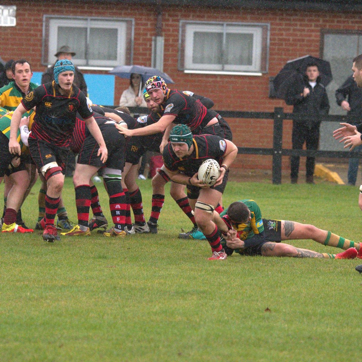 Aldermaston_RFC's tweet photo. 🔴⚫️A hard fought game against @abingdonrufc in tough conditions. 
🔴⚫️

#aldermastonrfc #abingdon #berkshire #rugby #rfu #grassrots
1/2 https://t.co/jcaVor5nc4