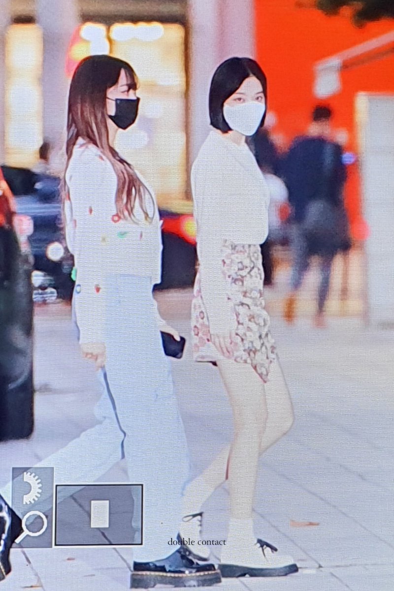 _double_contact's tweet photo. 211006 마 거북목아이가🐢 

#윈터 #WINTER #지젤 #GISELLE #에스파 #aespa https://t.co/s4N2INdB0t