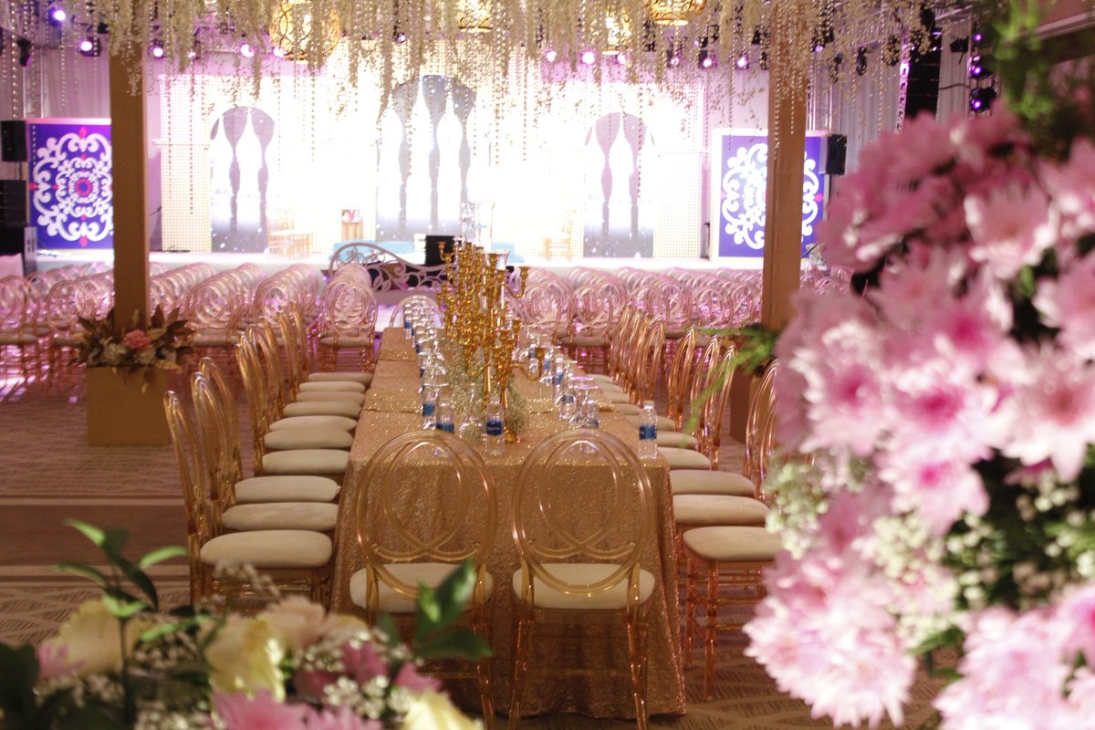 bahrainwedding's tweet photo. Choosing the right wedding planner will create an outstanding big day💕

#islandwedding #wedding #BahrainTourism #BahrainOursYours #بلدنا_بلدكم #destinationwedding #beachwedding #weddingvenues #weddingplanner #Flowers https://t.co/zxi1oM9Q1u