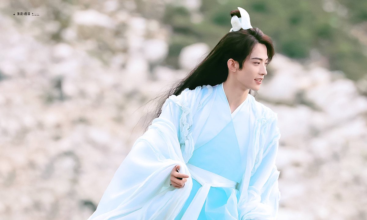 tgcf_intl's tweet photo. 10062021

Some snaps of the Wind Master, Chang Huasen! (not today)

📎 薄荷森林·常华森

#TGCFLiveAction https://t.co/Qvs7pnc1e9