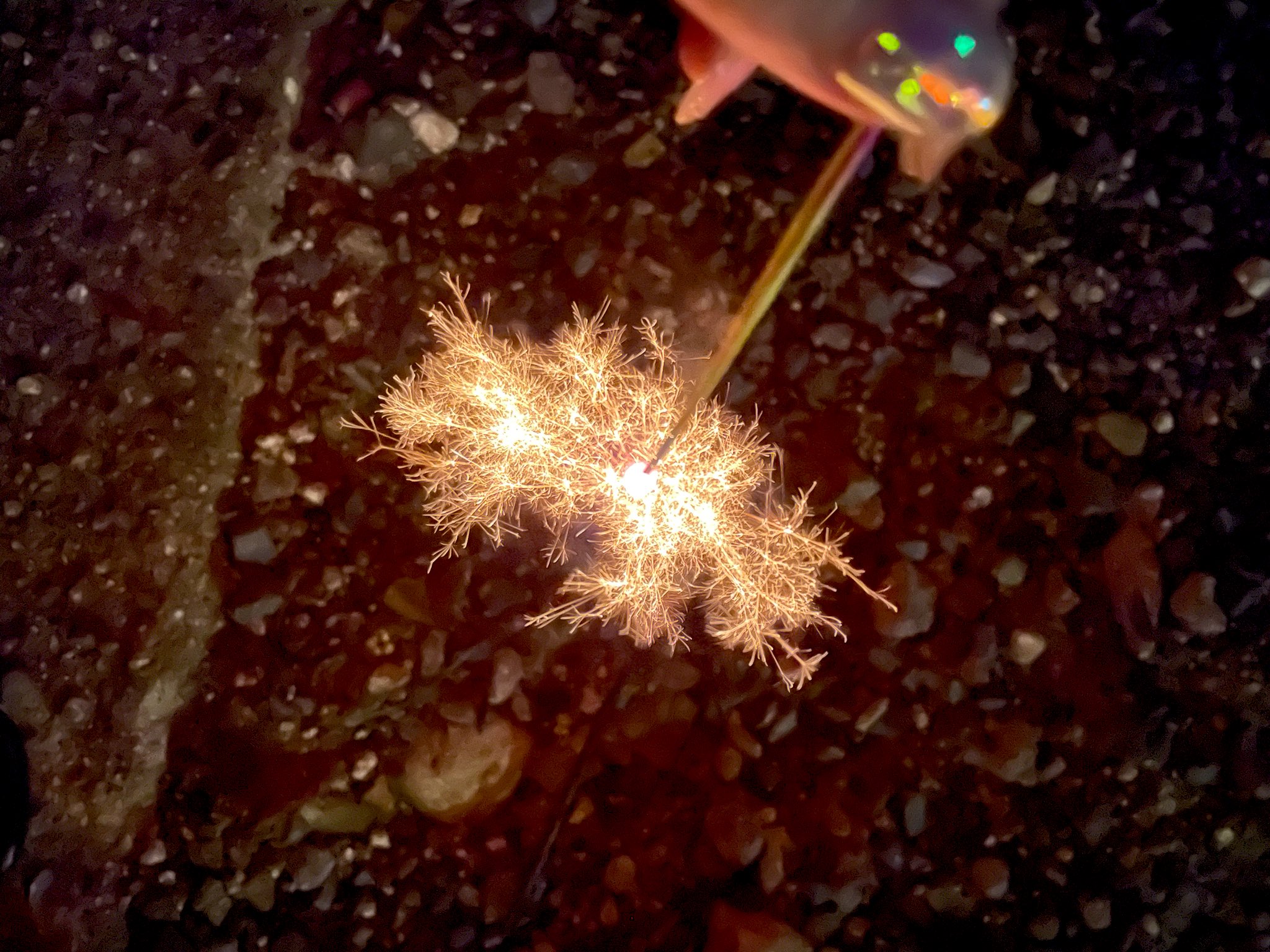 女神あみ Ad 超無課金個マネ もう秋なんですね 今年は 線香花火が落ちずに消えたので 願い事が叶いますように 来年は打ち上げ花火見れるといいな T Co Ir2lpncfw9 Twitter