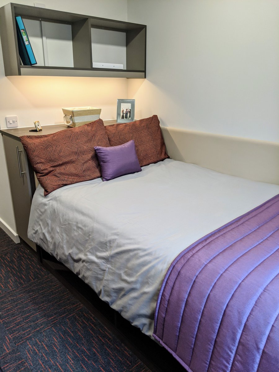 FriargateCourt's tweet photo. Our on-site resident-only gym might have been open for 7 days, but our bedrooms have been around for years, and are still looking pretty great...

Learn more: https://t.co/YsDpin0OST

#Preston #University #UCLan #Students https://t.co/FjL12PkbX9