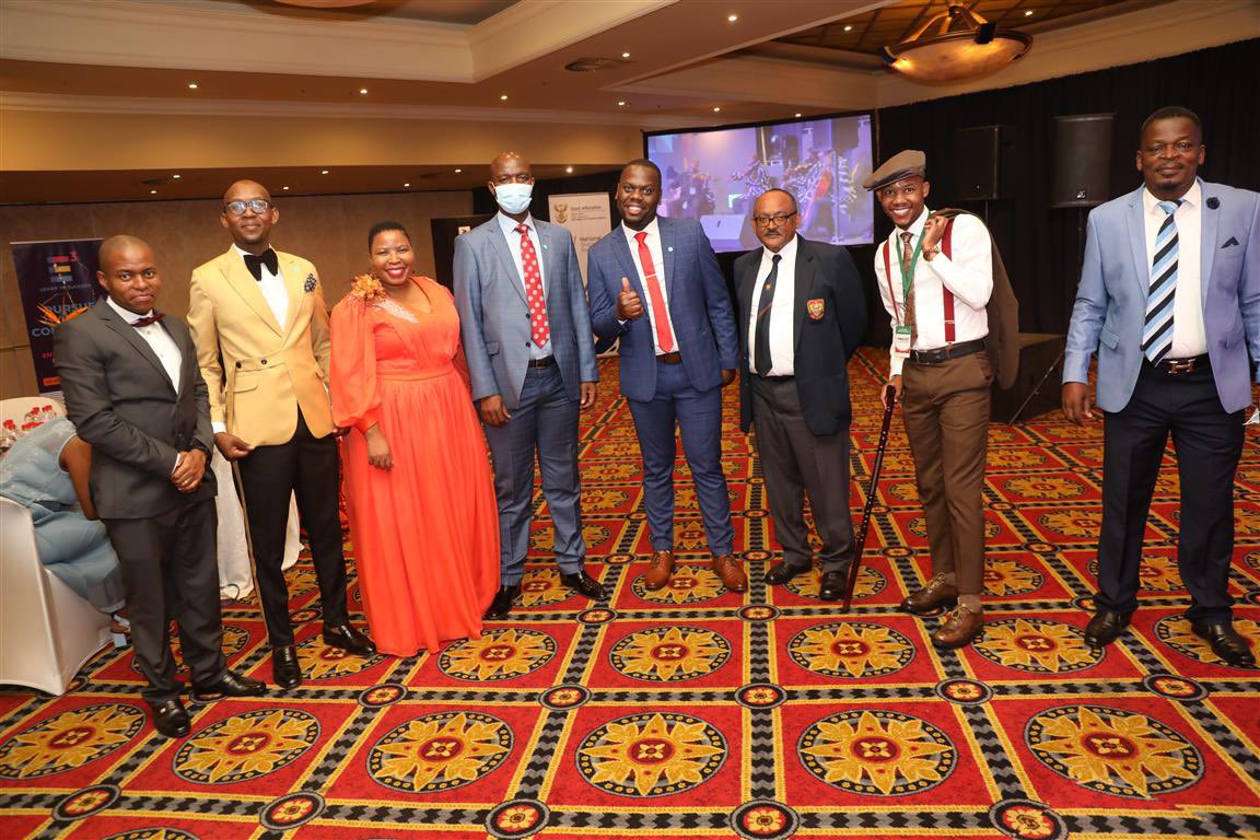 HubertMweli's tweet photo. #NTAwards Each one of you are the greatest asset of the nation. I always remind learners that I am what I am because of teachers. Anything that looks good, credit goes to teachers. 

Thank you for your extraordinary efforts to uplift the nation. @DBE_SA @DBE_NTA https://t.co/ytvzm7BIY9