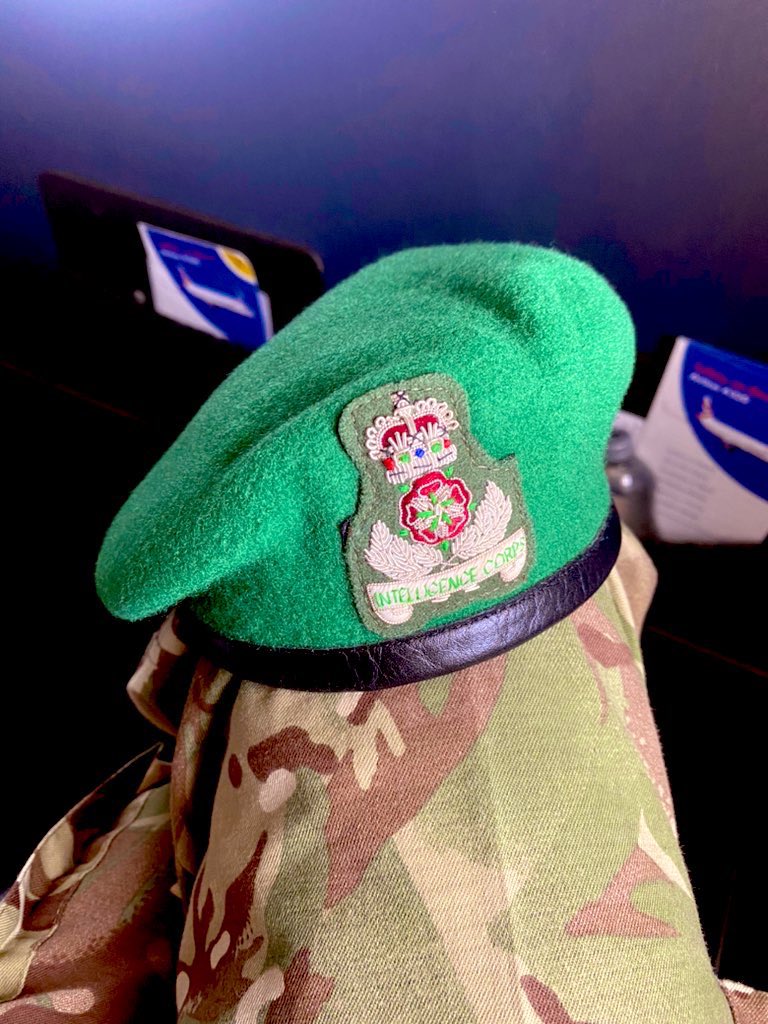 AlastairBruce_'s tweet photo. @theluthier63 @CraigYarrow1 @AcSgtMaj_RMAS @RMASandhurst @ArmyinScotland @BritishArmy @scots_guards @ArmyComdtRMAS @RMASTrust @Army_Leadership I have an inbuilt inability to shape beret well. But I am keen to improve this new one. Actually, think I did better shaping my @5MIBn Honorary Colonel one … #WaitOut https://t.co/w13aDIRhIZ