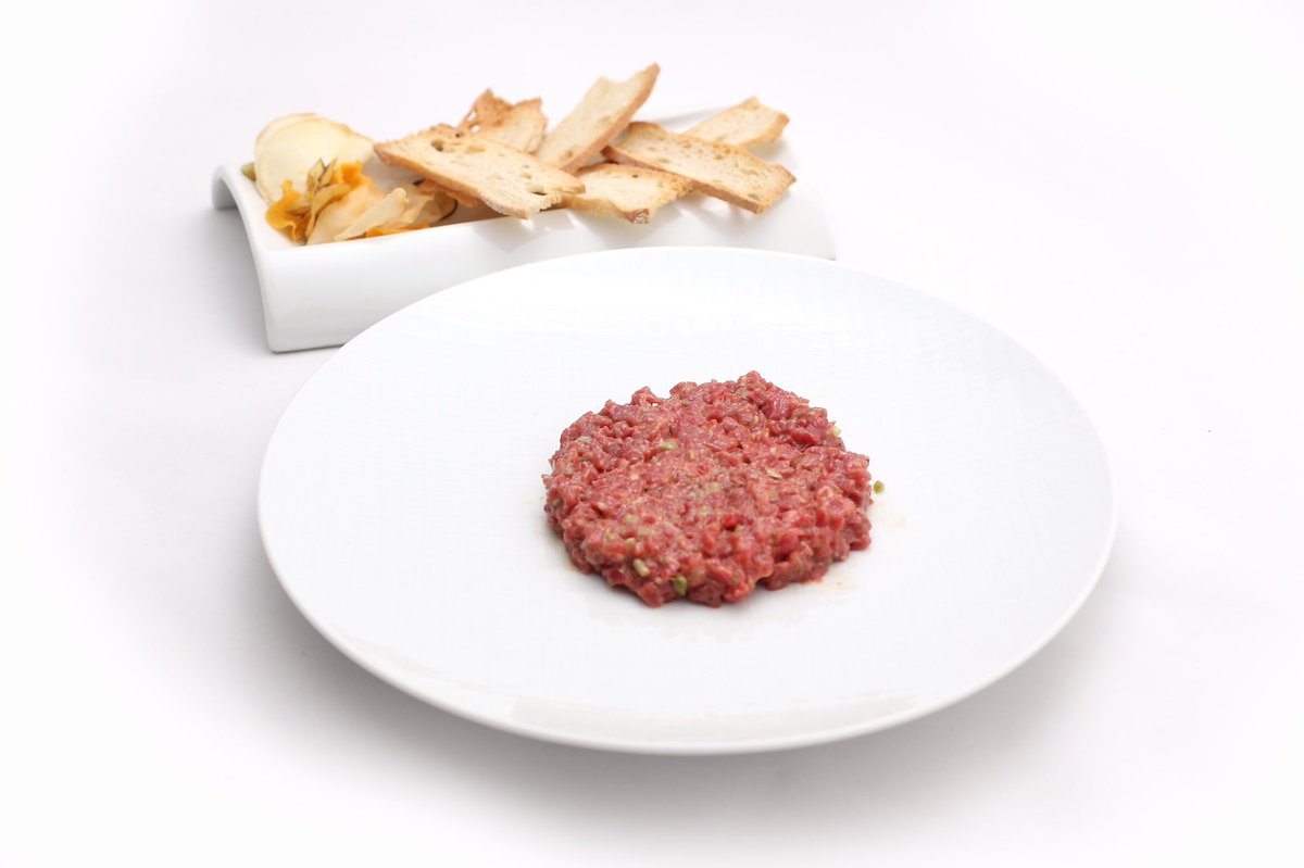 Steak Tartare , un imprescindible en Albora! Pídelo ♥️
 
Reservas: +34 91 781 61 97
restaurantealbora.com

#restaurantesmadrid #comerenmadrid #terraza #gastronomia #jamonjoselito  #felizmiercoles #steaktartare
