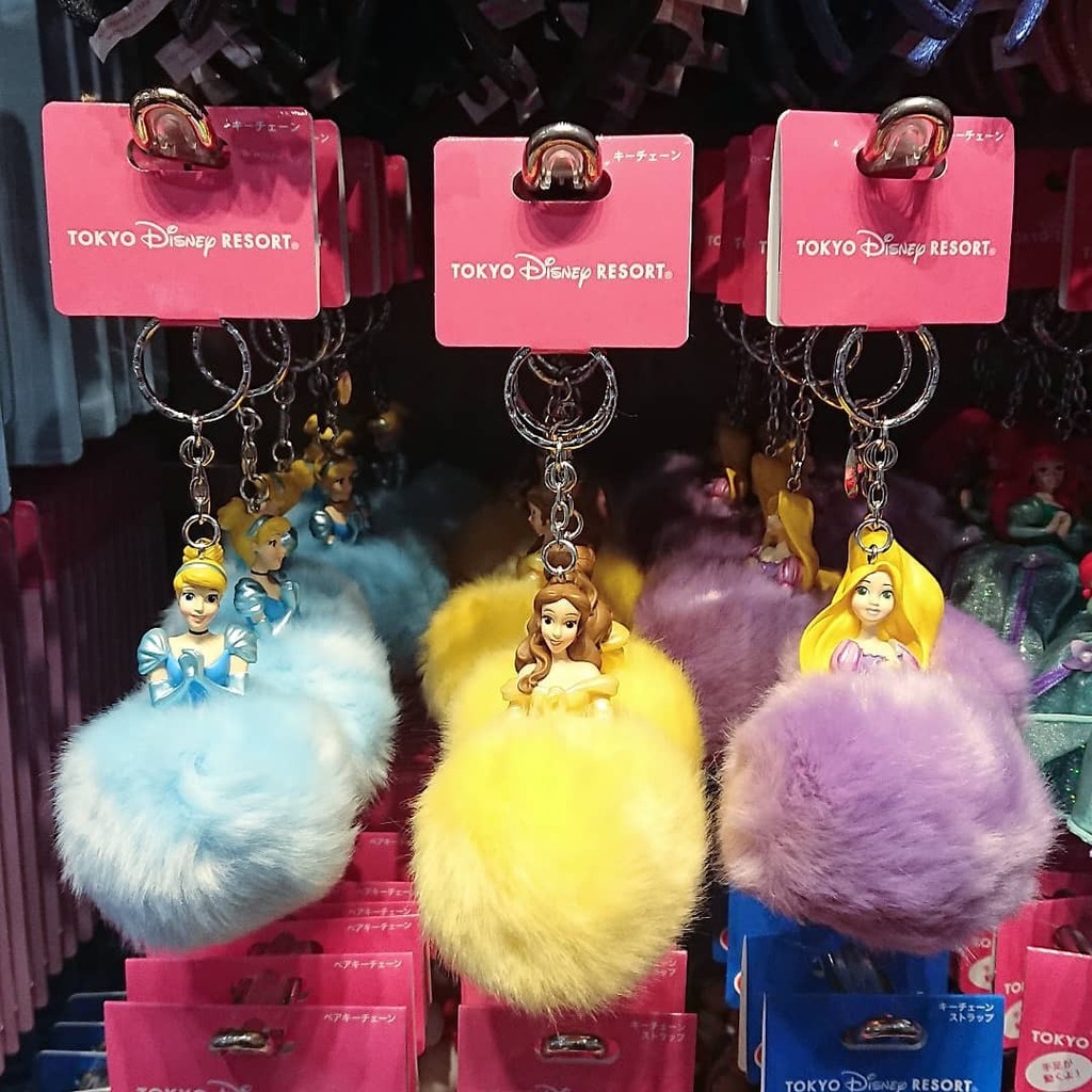 東京ディズニーランドグッズ ライブグッズ買い物代行購入 スグキチャオ ふわふわ のポンポンがかわいい プリンセス の キーチェーン スグキチャオ 買い物代行 グッズ代行 ディズニー代行 お土産代行 購入代行 東京ディズニーランド 東京