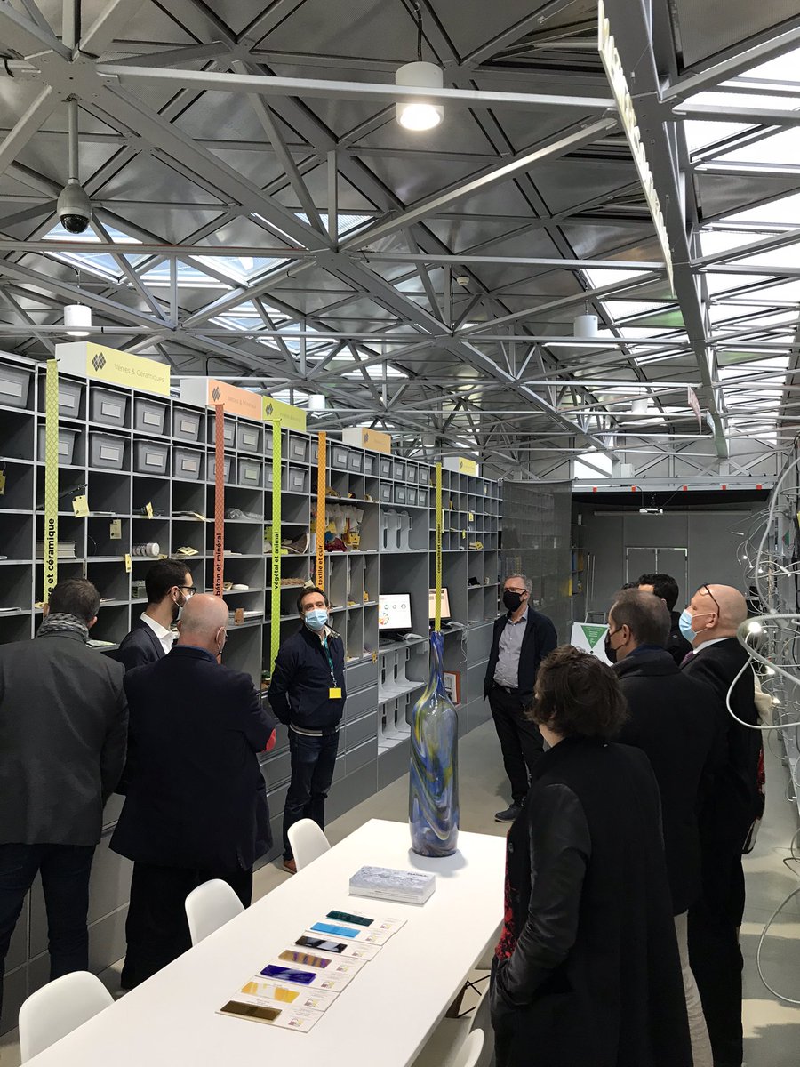 medeflyonrhone's tweet photo. Le design, son rôle et ses enjeux pour la stratégie de l’entreprise au cœur du groupe de travail innovation hors les murs en visite à la @lacitedudesign de St-Etienne, entre matériauthèque et témoignage de chercheurs ou d’entrepreneurs comme @VerneyCarron_SA https://t.co/u7FwesIHGV
